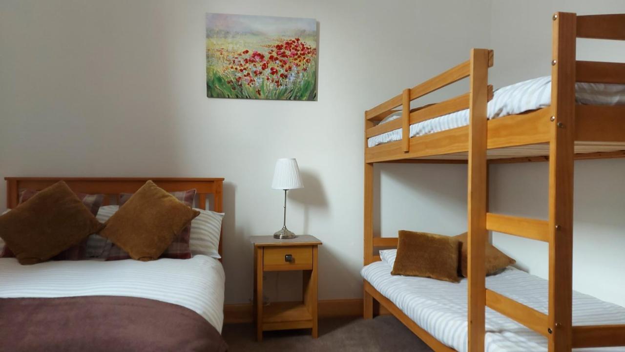 Helmsdale Lodge Hostel - All Rooms En-Suite Екстер'єр фото